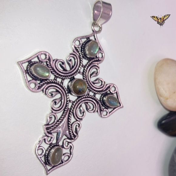 Magical Labradorite Handmade Celtic Cross Pendant - Picture 7 of 7
